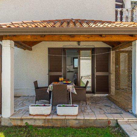 פורץ Apartmani Martina מראה חיצוני תמונה