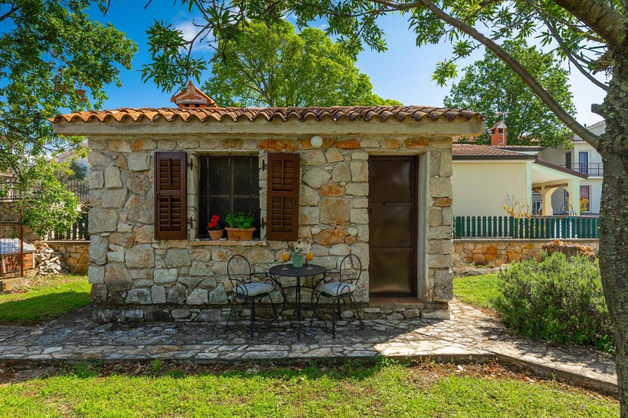 פורץ Apartmani Martina מראה חיצוני תמונה