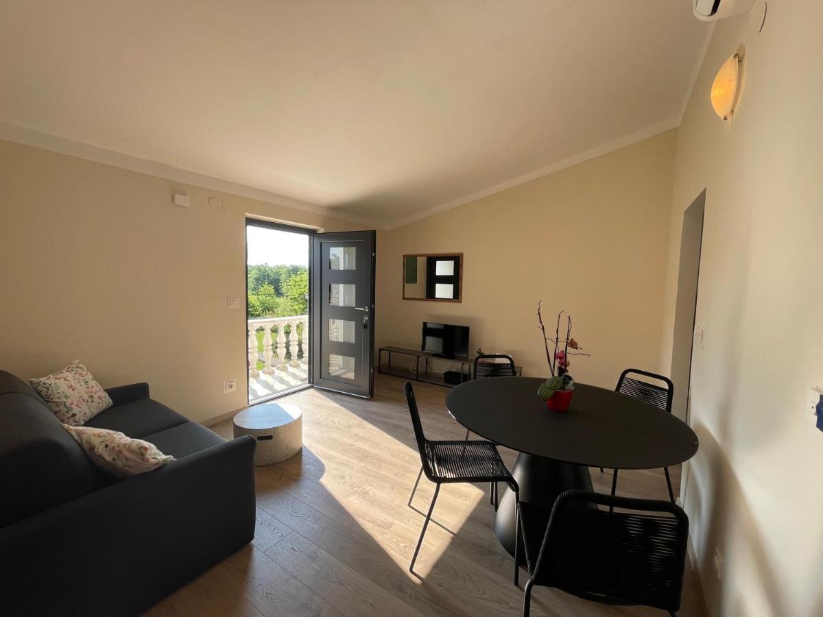 פורץ Apartmani Martina מראה חיצוני תמונה