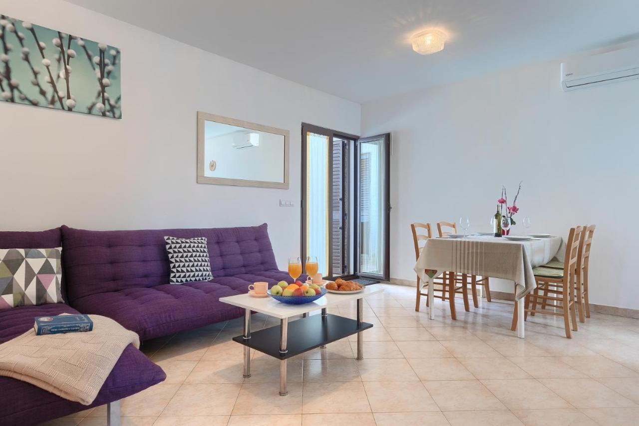 פורץ Apartmani Martina מראה חיצוני תמונה