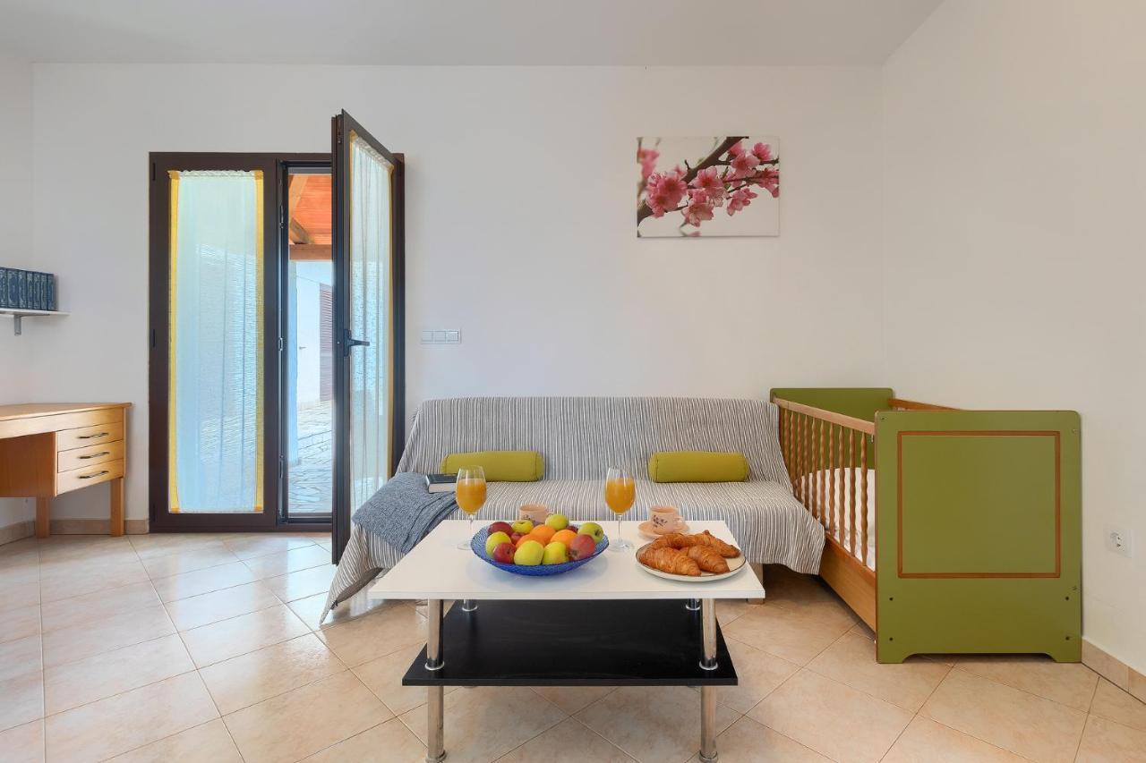 פורץ Apartmani Martina מראה חיצוני תמונה