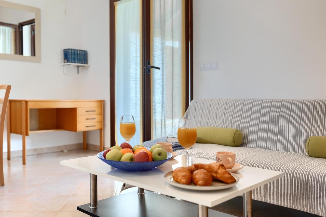 פורץ Apartmani Martina מראה חיצוני תמונה