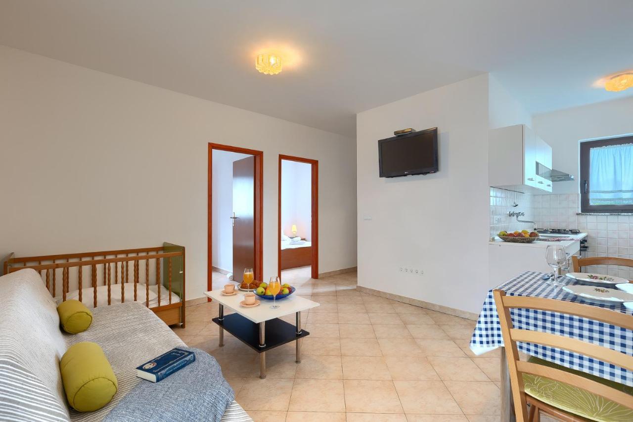 פורץ Apartmani Martina מראה חיצוני תמונה