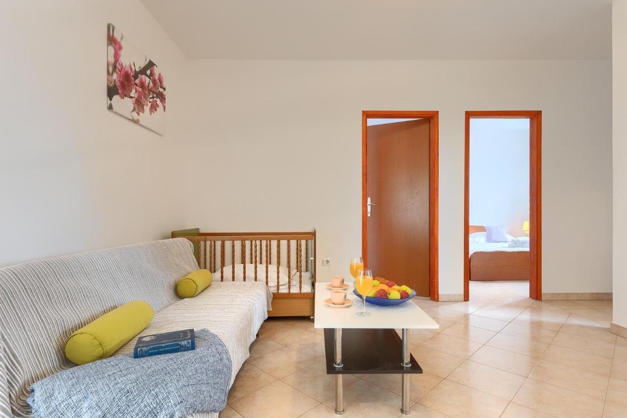 פורץ Apartmani Martina מראה חיצוני תמונה