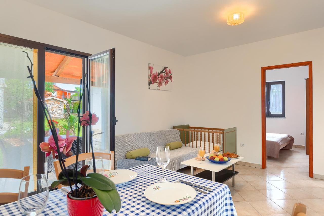 פורץ Apartmani Martina מראה חיצוני תמונה